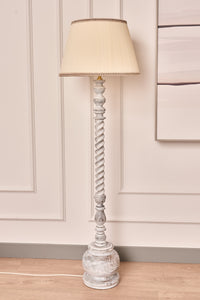 Comfy Blanc Floor Lamp